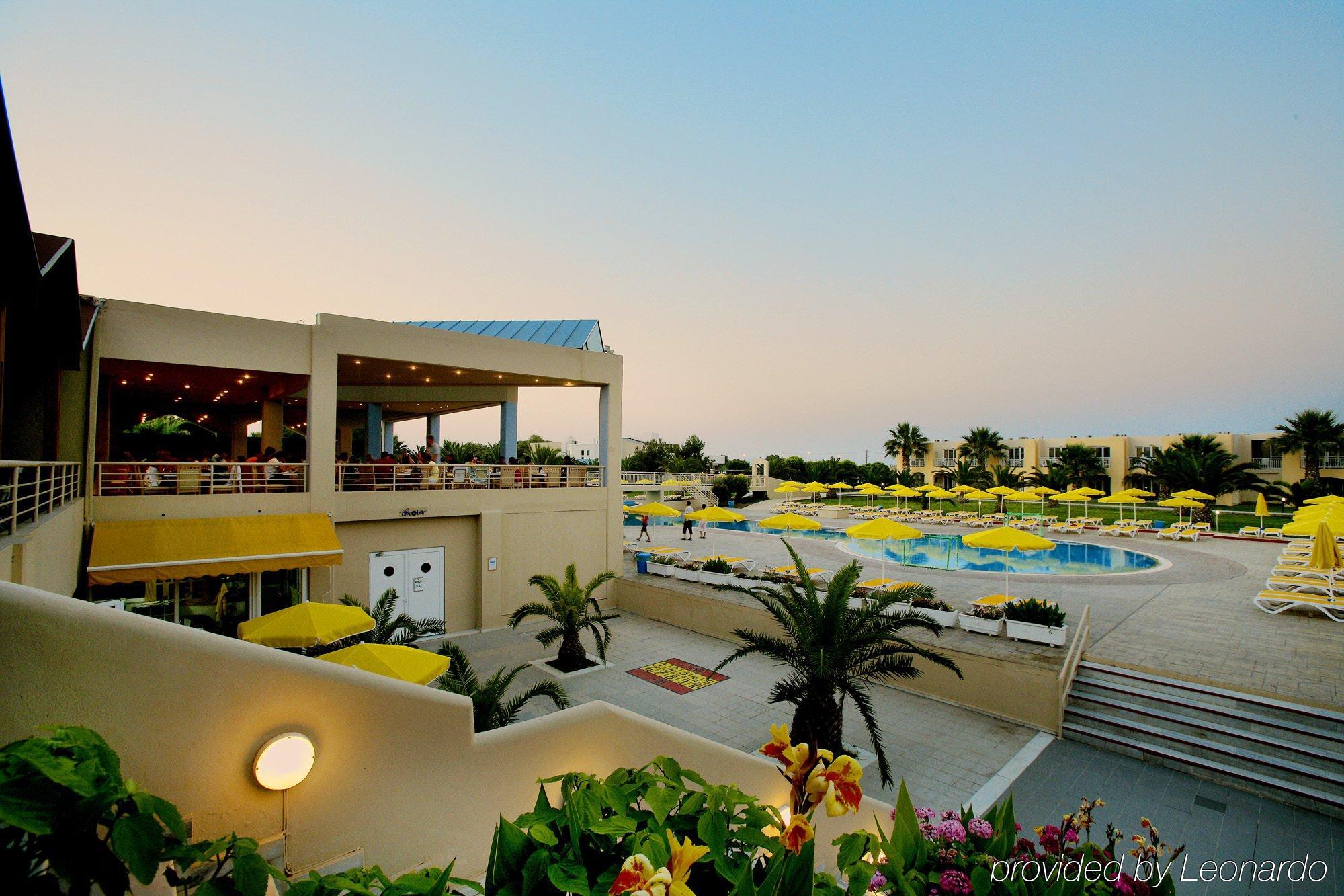 Akti Coast Club Hotel マルマリ エクステリア 写真